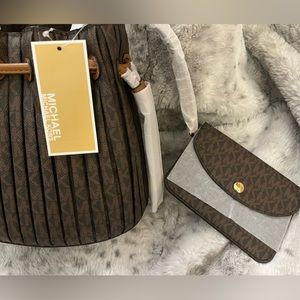 Michael Kors Willa Pleated Logo Tote in Brown/ Acorn MSRP$398 Fantastic Reviews